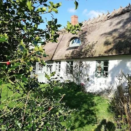 Eventyrligt Bondehus Villa Stege